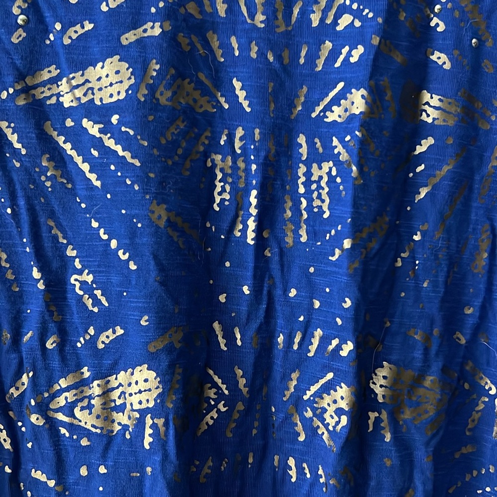 Tops - Picture 2 of 5
